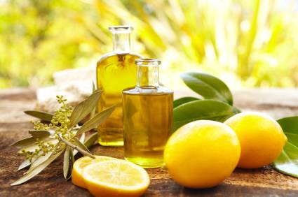 Como preparar en casa el aceite esencial de limón