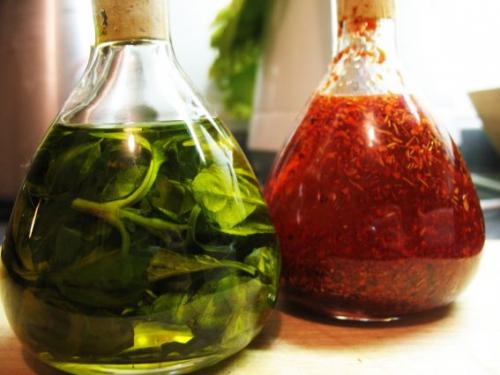 Cómo preparar aceite aromatizado con ajo en el hogar
